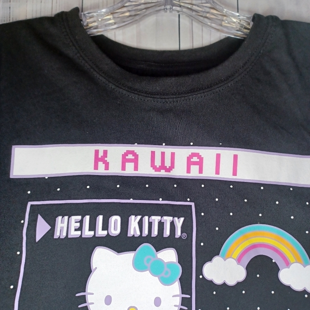 Hello Kitty by sanrio graphic t-shirt - Picture 4 of 9